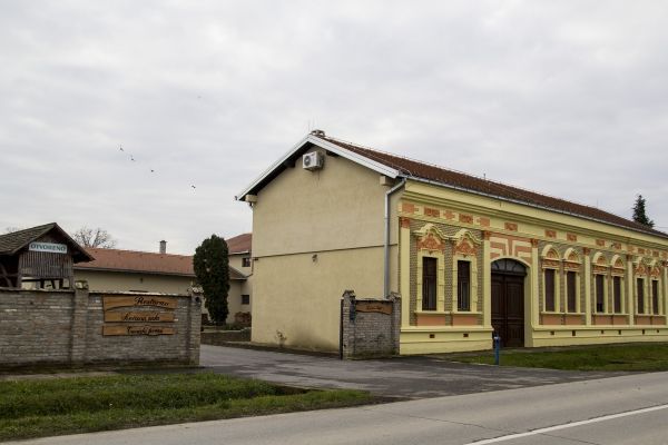 Hotel Lug (Bilje)